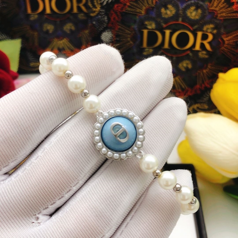 chr1st1an D10r bracelets